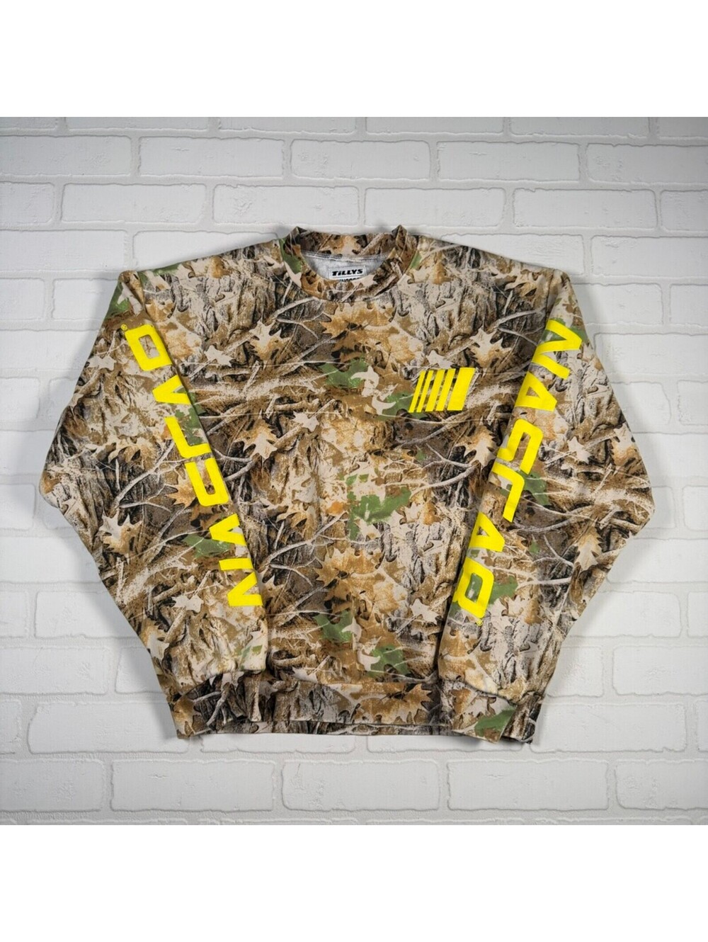 Tillys NASCAR Camo Crewneck Sweatshirt Size Medium